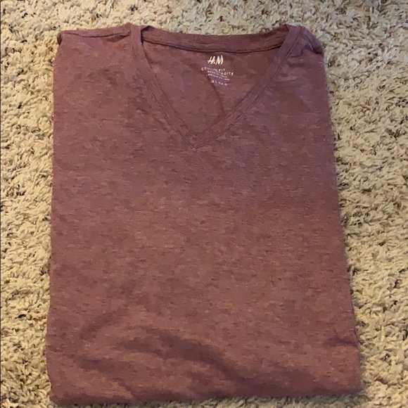 H&M t-shirt XL or L slim fit (runs smaller) - Picture 4 of 6